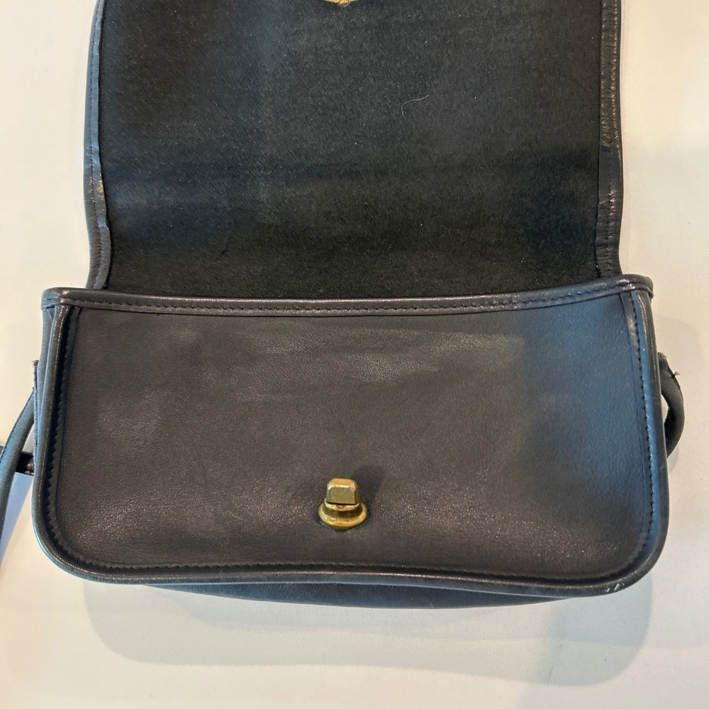 Vintage Coach Leather Shoulder Bag - Picture 12 of 14